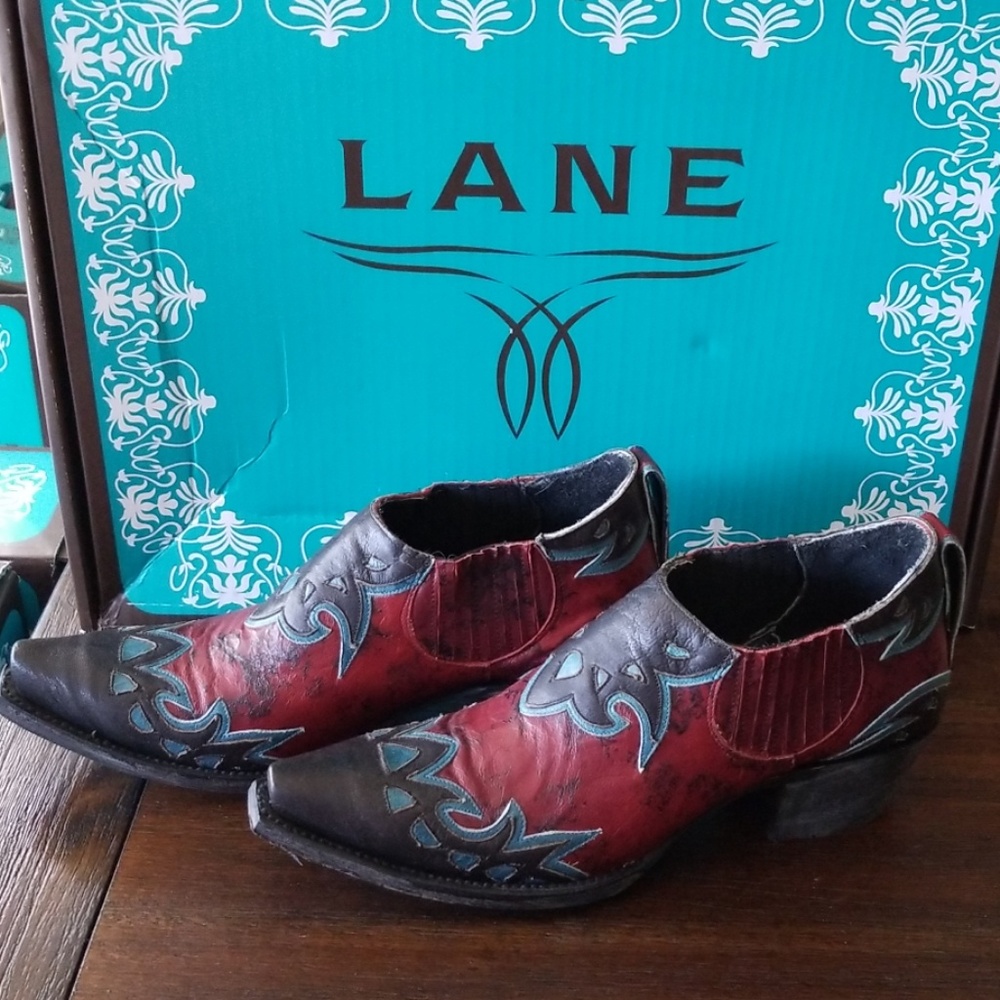 Western ankle boot
